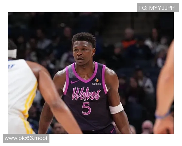 高开低走！爱德华兹末节9中1仍贡献34分4篮板4助攻