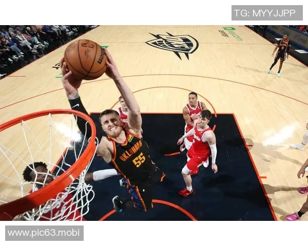 马刺七人得分上双，豪取11连胜创球队本赛季最长纪录